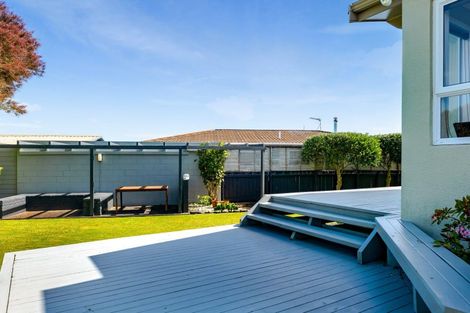 Photo of property in 15 Leon Place, Waitara, 4320