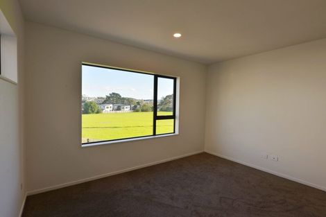 Photo of property in 43d Fitzherbert Avenue, West Harbour, Auckland, 0618