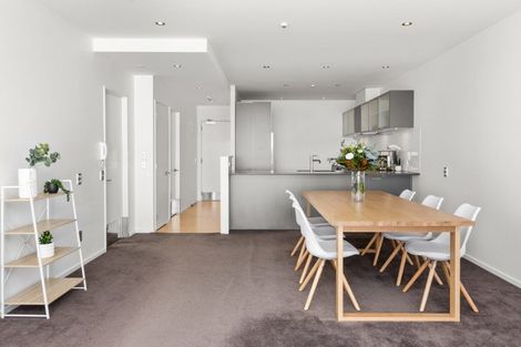 Photo of property in 306/7 Humber Street, Pandora, Napier, 4110