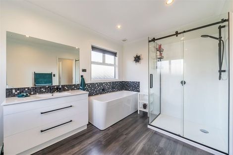 Photo of property in 6 Hudson Avenue, Ebdentown, Upper Hutt, 5018