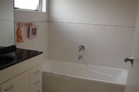 Photo of property in 46a Staveley Avenue, Mount Roskill, Auckland, 1041