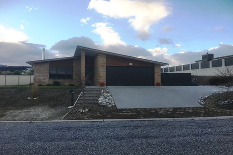 Photo of property in 16 Chandler Crescent, Clyde, 9330