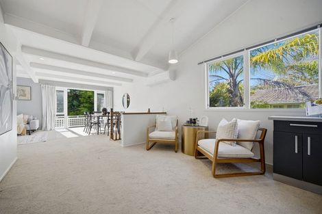 Photo of property in 15 Nor'east Drive, Northcross, Auckland, 0632