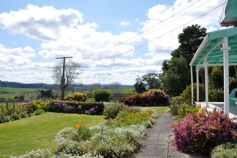 Photo of property in 244 Matakohe West Road, Matakohe, 0594