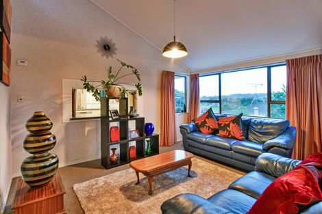 Photo of property in 9 Hazeldene Place, Opaheke, Papakura, 2113