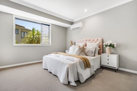 Photo of property in 8 Page Point, Mellons Bay, Auckland, 2014