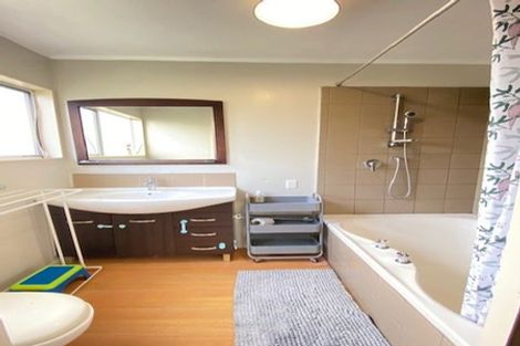 Photo of property in 8 Picasso Drive, West Harbour, Auckland, 0618