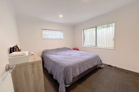 Photo of property in 3 Downsview Road, Pakuranga Heights, Auckland, 2010