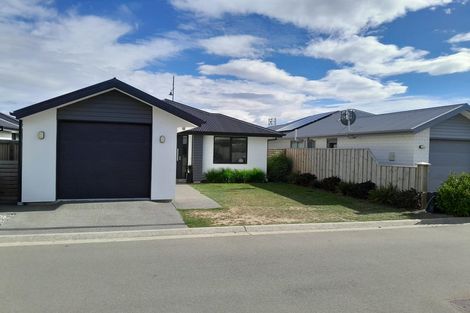 Photo of property in 24 Whakatipu Street, Pegasus, 7612