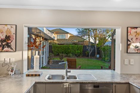 Photo of property in 12 Suncrest Drive, West Harbour, Auckland, 0618