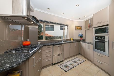 Photo of property in 8/126 Whangaparaoa Road, Red Beach, 0932