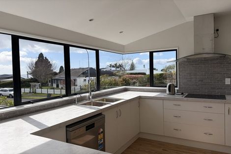 Photo of property in 1 Bramley Drive, Omokoroa, 3114