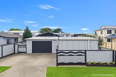 Photo of property in 81 Simpson Road, Papamoa Beach, Papamoa, 3118