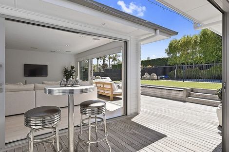 Photo of property in 27 Tizard Road, Birkenhead, Auckland, 0626