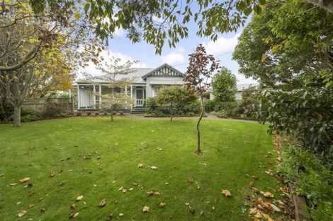 Photo of property in 1 Hunter Street, Hawera, 4610