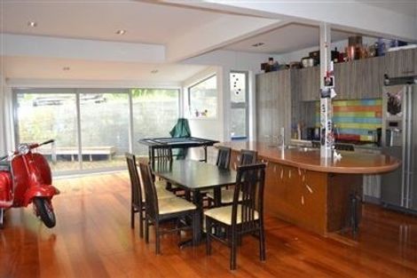 Photo of property in 5 Valley Street, Island Bay, Wellington, 6023
