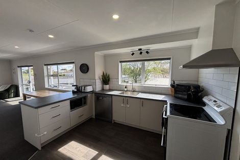 Photo of property in 16 Camellia Avenue, Bell Block, New Plymouth, 4312