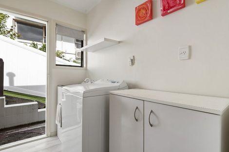 Photo of property in 2/13 Newstead Avenue, Browns Bay, Auckland, 0632