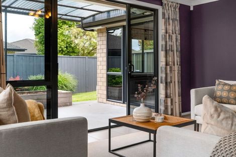 Photo of property in 1 Holly Place, Rototuna North, Hamilton, 3210