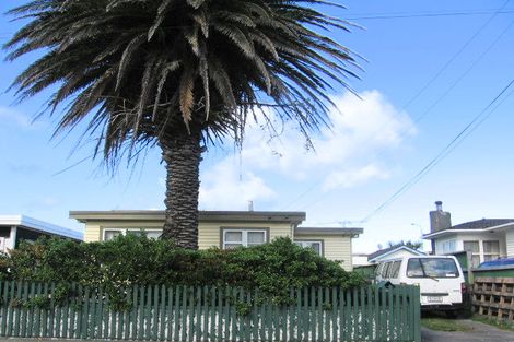 Photo of property in 21 East Street, Petone, Lower Hutt, 5012