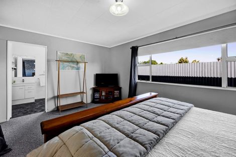 Photo of property in 25 Hira Street, Ohawe, Hawera, 4671