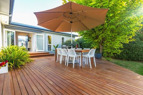 Photo of property in 1 Sinclair Avenue, Highbury, Palmerston North, 4412