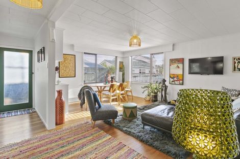 Photo of property in 3/10 Shortland Street, Lower Vogeltown, New Plymouth, 4310