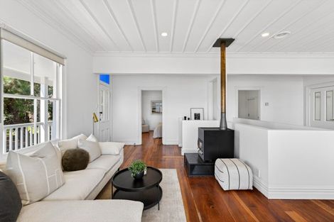 Photo of property in 1 Denholm Road, Hospital Hill, Napier, 4110