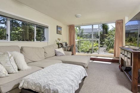 Photo of property in 71 Crawford Avenue, Mangere Bridge, Auckland, 2022