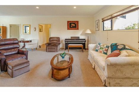 Photo of property in 28 Davis Strongman Place, Kerikeri, 0293