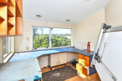 Photo of property in 114 Ennis Avenue, Pakuranga Heights, Auckland, 2010