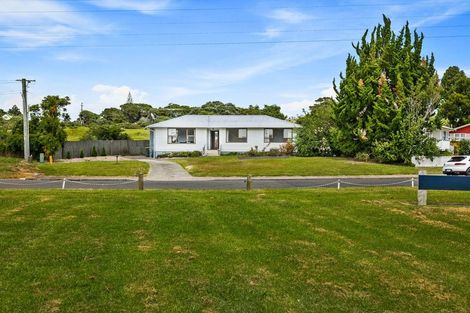 Photo of property in 83 Glen Marine Parade, Glendene, Auckland, 0602
