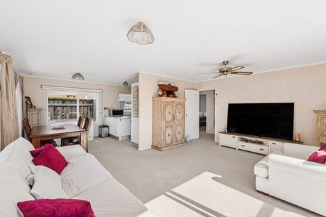 Photo of property in 5 Liftan Place, Mount Maunganui, 3116