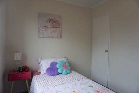 Photo of property in 2/46 Shifnal Drive, Randwick Park, Auckland, 2105