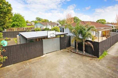 Photo of property in 1/29 Mon Desir Place, Manurewa, Auckland, 2102