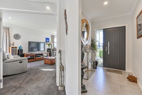 Photo of property in 36 Whakatomo Place, Havelock North, 4130