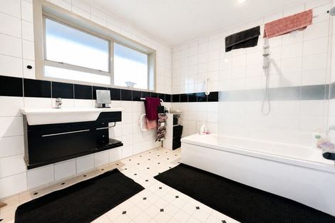 Photo of property in 39 Gibbs Drive, Woodend, 7610