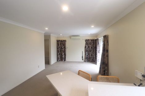 Photo of property in 6 Silkwood Grove, Totara Heights, Auckland, 2105