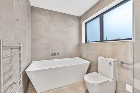 Photo of property in 29d Rotoiti Avenue, Pakuranga Heights, Auckland, 2010