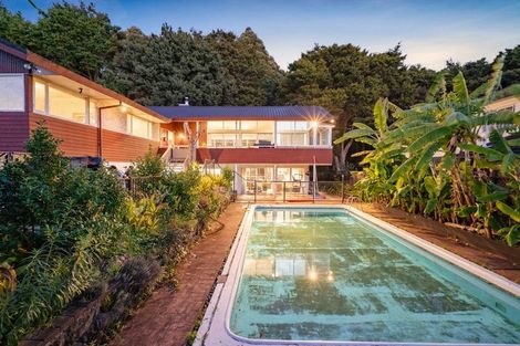 Photo of property in 27 Walpole Avenue, Hillpark, Auckland, 2102