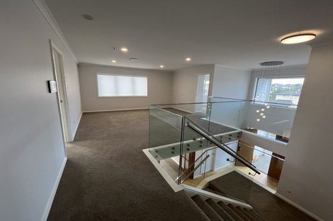Photo of property in 26 Lagonda Rise, Oteha, Auckland, 0632