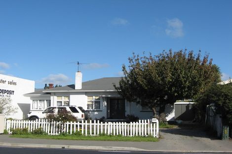 Photo of property in 100 Shakespeare Road, Waltham, Christchurch, 8023