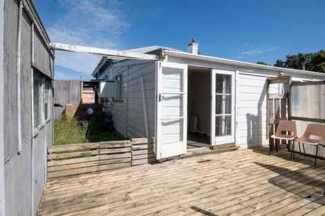 Photo of property in 6 Julian Street, Eltham, 4322