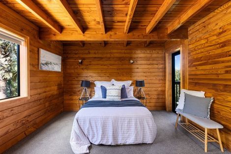 Photo of property in 4 Hillside Crescent, Leigh, 0985