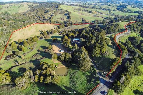 Photo of property in 205 Central Road, Mareretu, Paparoa, 0571