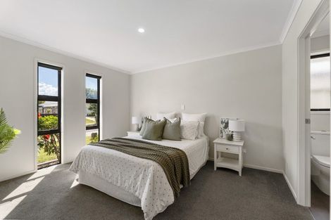 Photo of property in 22 Tiria Drive, Papamoa Beach, Papamoa, 3118