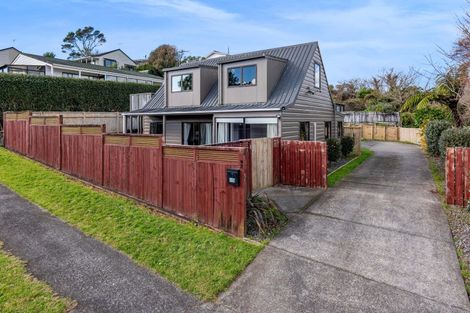 Photo of property in 92 Heta Road, Highlands Park, New Plymouth, 4312