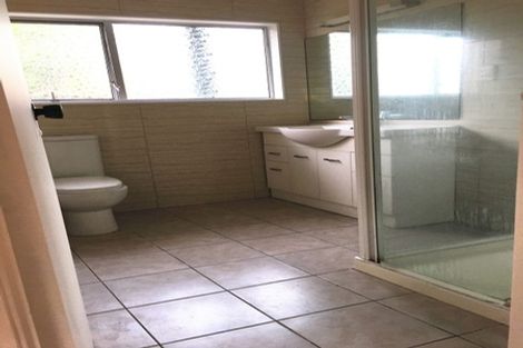 Photo of property in 1/18 Kitewao Street, Northcote, Auckland, 0627