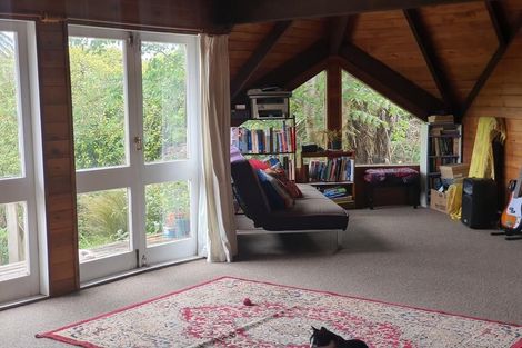 Photo of property in 543 Scenic Drive, Waiatarua, Auckland, 0612