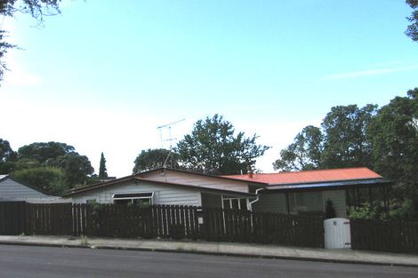 Photo of property in 6 Wade Street, Blockhouse Bay, Auckland, 0600